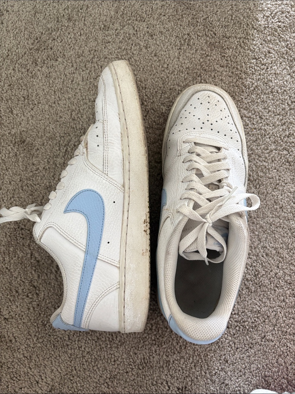 Nike Women's Off-White Low-Top Sneakers - Picture 2 of 3